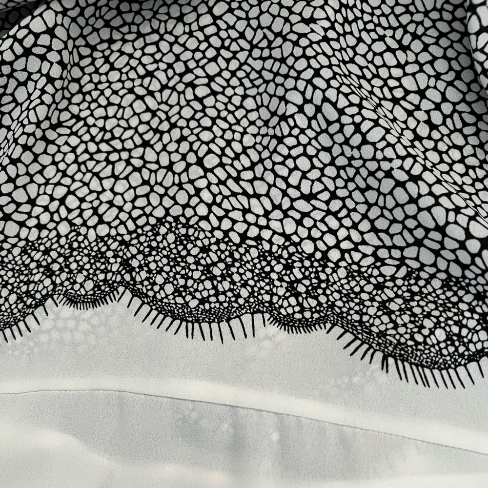 BCBGMaxAzria Monochrome Patterned Top - Picture 7 of 10